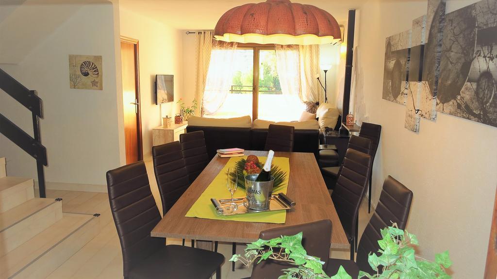 Claire Seaview & Beach-Apartment Монгат Экстерьер фото